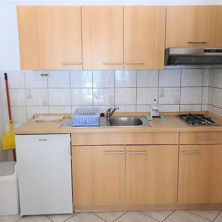 Apartment Julia Pirovac